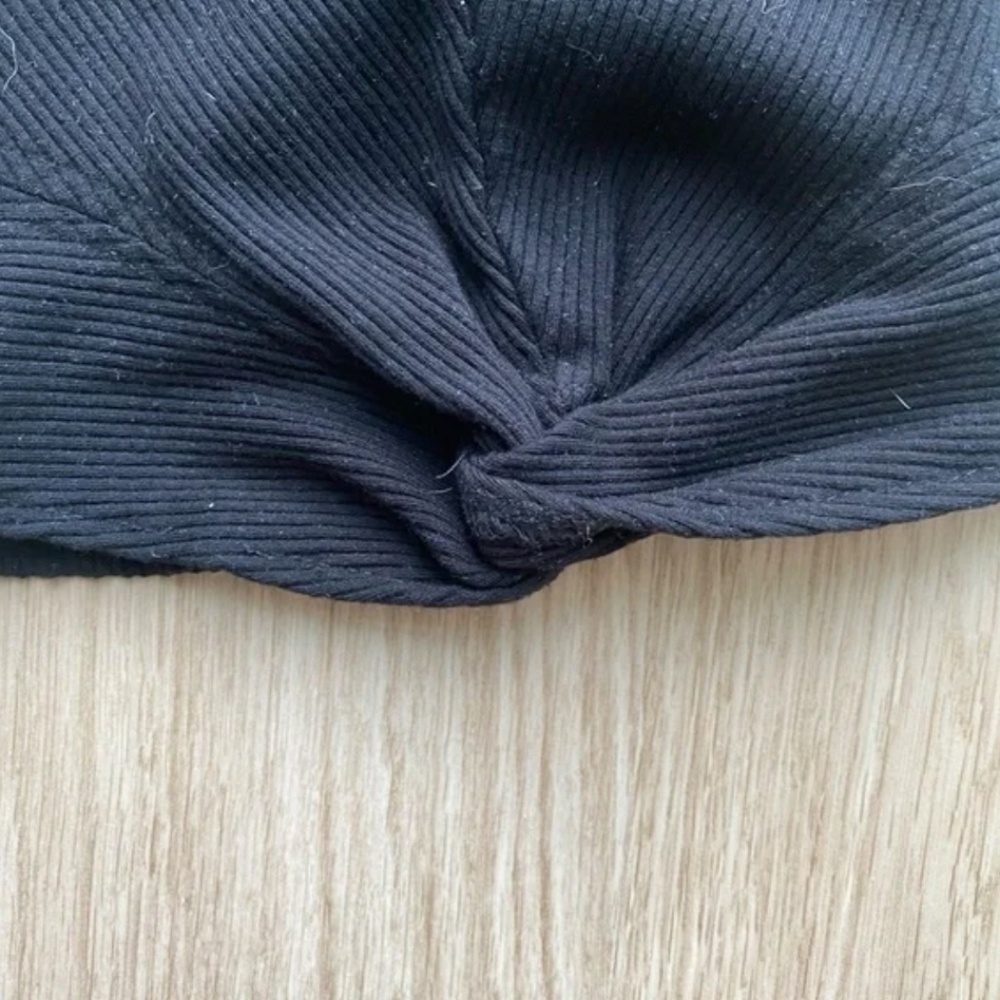 Black Ribbed Tanktop - Picture 5 of 5
